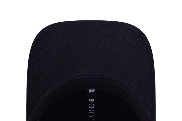 New Era หมวกรุ่น New York Yankees Comic Space - Metal Badge 9Forty Cap
