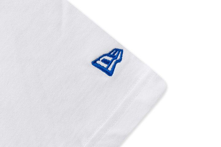 New Era เสื้อยืดแขนสั้นรุ่น Toronto Maple Leafs NhNew Era เสื้อยืดแขนสั้นรุ่น New York Islanders Nhl Team Logo White Oversized Short Sleeve T-Shirtl Team Logo White Oversized Short Sleeve T-Shirt (Copy)