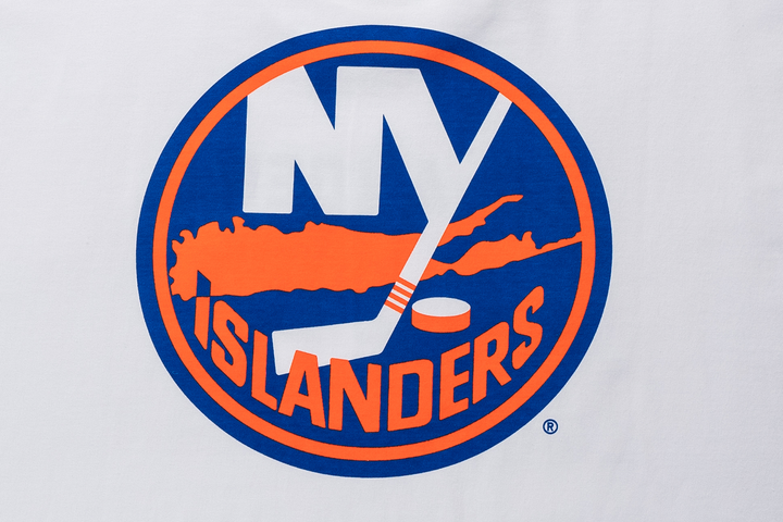 New Era เสื้อยืดแขนสั้นรุ่น Toronto Maple Leafs NhNew Era เสื้อยืดแขนสั้นรุ่น New York Islanders Nhl Team Logo White Oversized Short Sleeve T-Shirtl Team Logo White Oversized Short Sleeve T-Shirt (Copy)