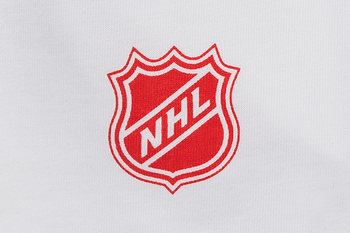 New Era เสื้อยืดแขนสั้นรุ่น Detroit Red Wings Nhl Team Logo White Oversized Short Sleeve T-Shirt