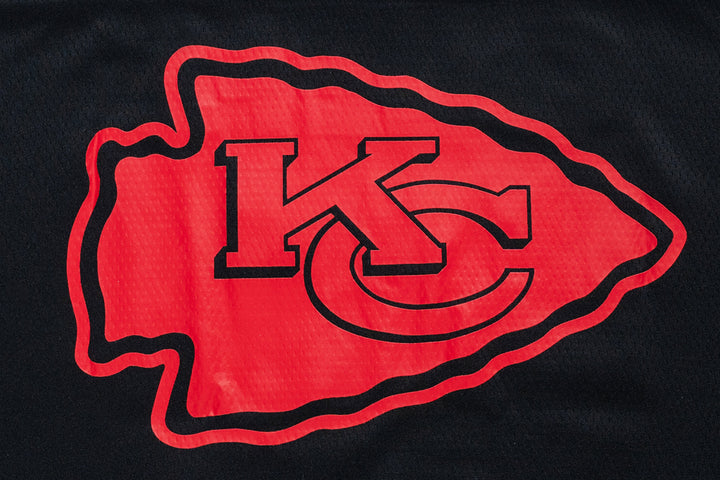 New Era เสื้อยืดแขนสั้นรุ่น Kansas City Chiefs Nfl Historic Black Oversized Short Sleeve T-Shirt