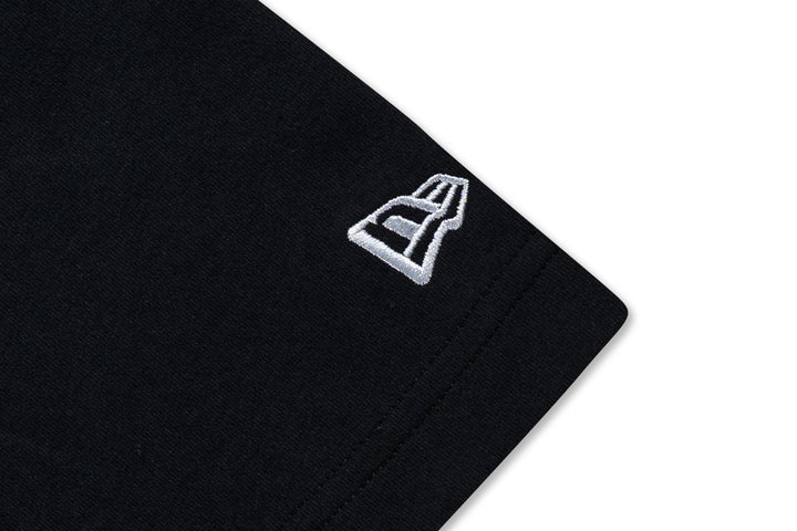 New Era เสื้อยืดแขนสั้นรุ่น New York Yankees Mix League Patch Black Oversized Short Sleeve T-Shirt