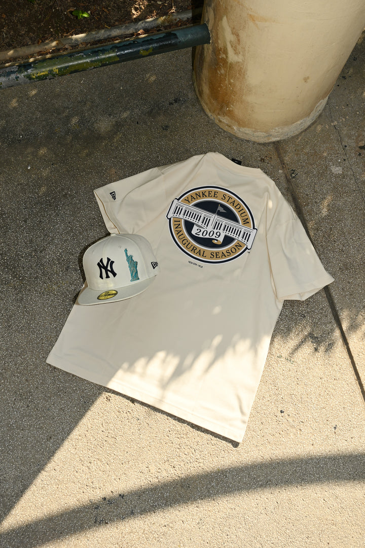 New Era เสื้อยืดแขนสั้นรุ่น 59Fifty Pack - Mlb City New York Yankees Chrome White Short Sleeve T-Shirt