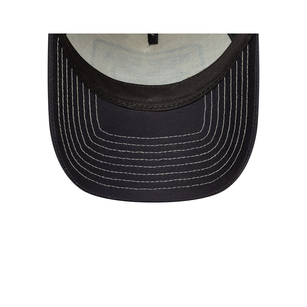 New Era หมวกรุ่น NEW ERA ANIMAL PATCH TRUCKER LIGHT CREAM 9FORTY A-FRAME TRUCKER CAP