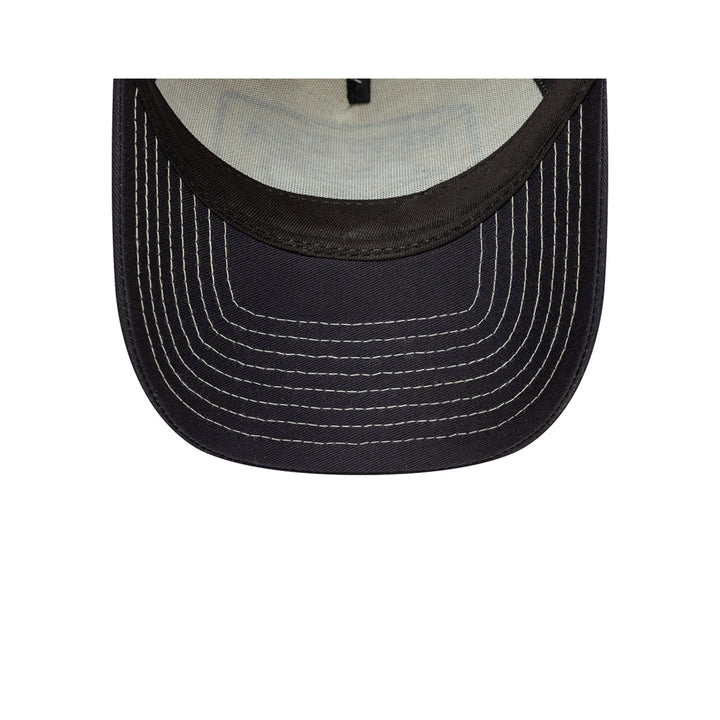 New Era หมวกรุ่น NEW ERA ANIMAL PATCH TRUCKER LIGHT CREAM 9FORTY A-FRAME TRUCKER CAP