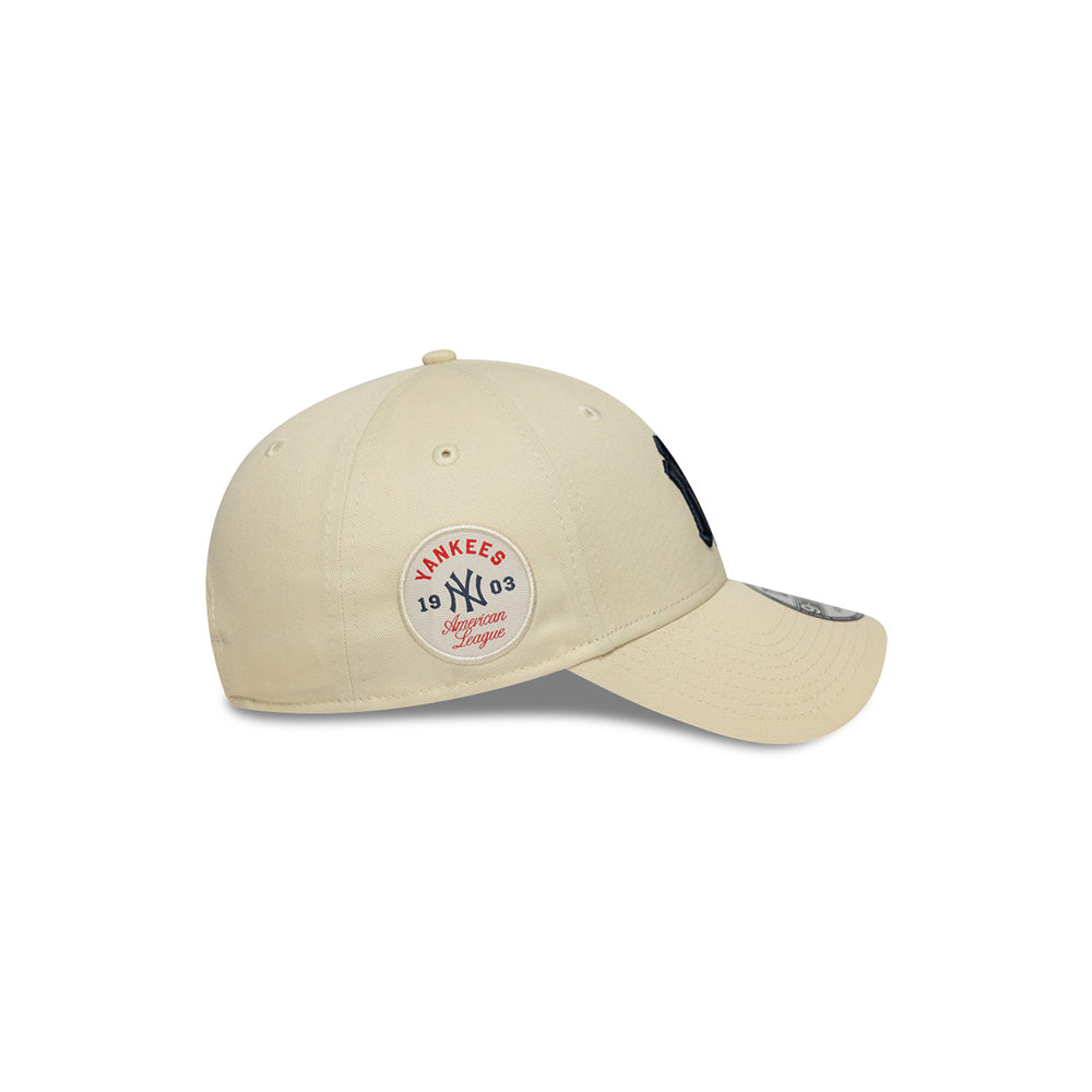 New Era หมวกรุ่น NEW YORK YANKEES SIDE PATCH LIGHT CREAM 9FORTY CAP