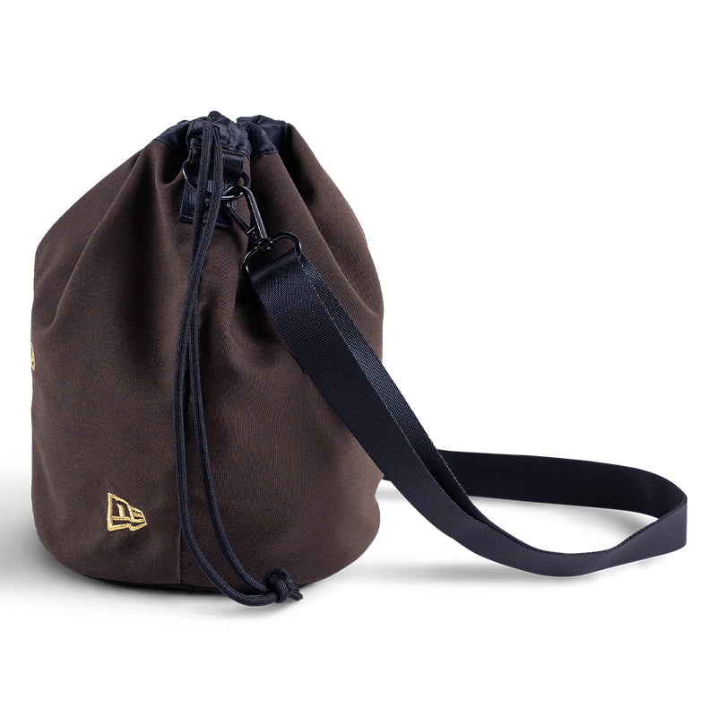 New Era กระเป๋ารุ่น NEW ERA YEAR OF THE HORSE WALNUT BENTO DRAWSTRING SHOULDER BAG