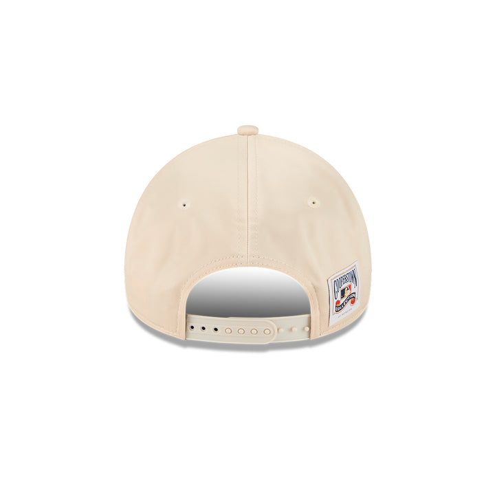 New Era หมวกรุ่น CHICAGO WHITE SOX CO SATIN COOPERSTOWN CHROME WHITE 9FORTY A-FRAME CAP