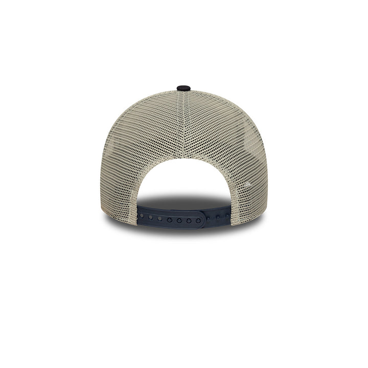 New Era หมวกรุ่น NEW ERA ANIMAL PATCH TRUCKER LIGHT CREAM 9FORTY A-FRAME TRUCKER CAP