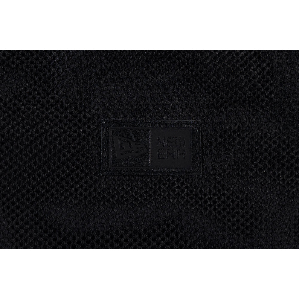 New Era กระเป๋ารุ่น NEW ERA DARK 90S BLACK BENTO DRAWSTRING BAG