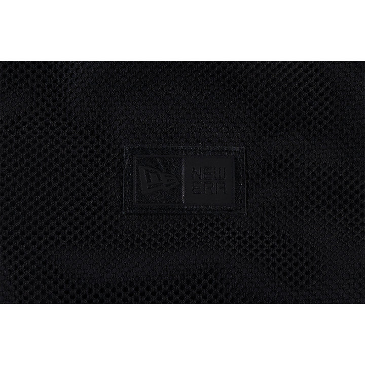 New Era กระเป๋ารุ่น NEW ERA DARK 90S BLACK BENTO DRAWSTRING BAG