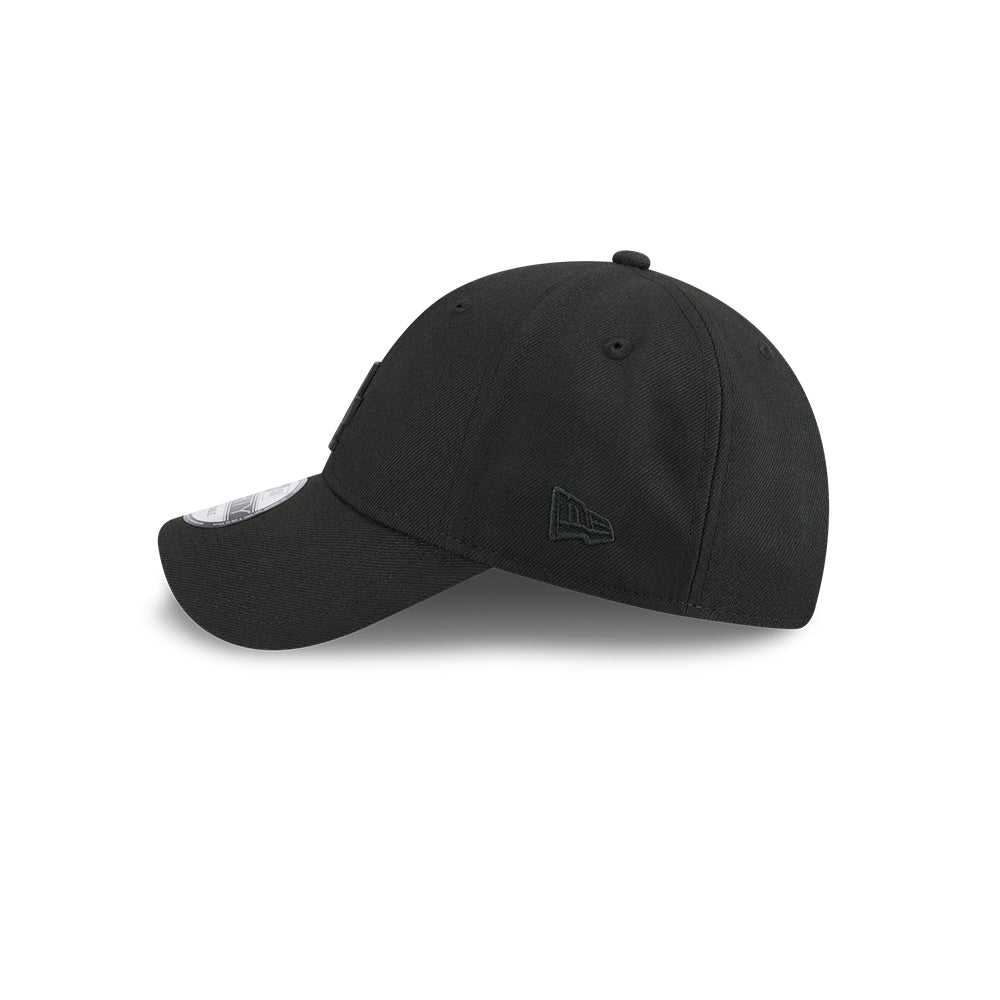 New Era หมวกรุ่น LOS ANGELES DODGERS METAL BADGE BLACK 9FORTY CAP