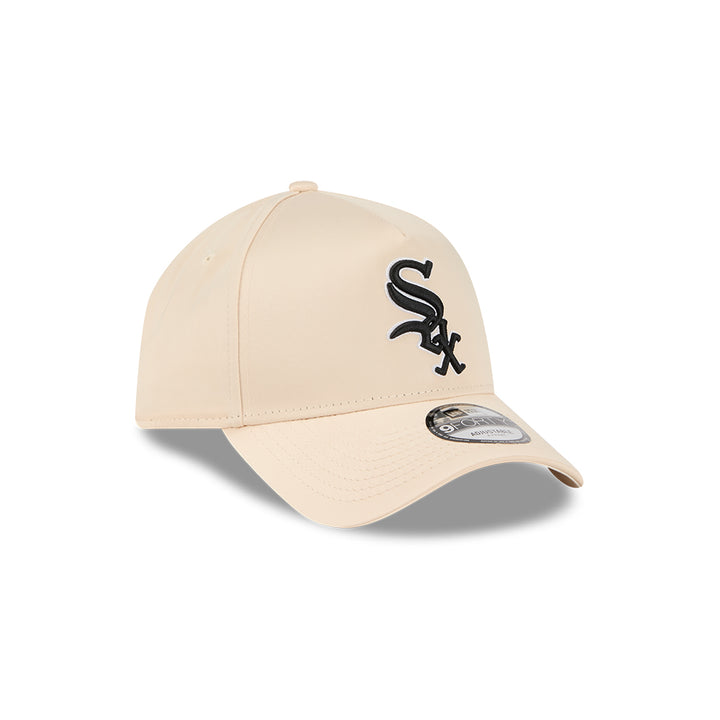 New Era หมวกรุ่น CHICAGO WHITE SOX CO SATIN COOPERSTOWN CHROME WHITE 9FORTY A-FRAME CAP
