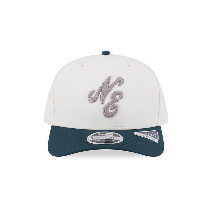 New Era หมวกรุ่น NEW ERA 9SEVENTY COLLECTION CHROME WHITE AND DARK GREEN 9SEVENTY STRETCH SNAP CAP
