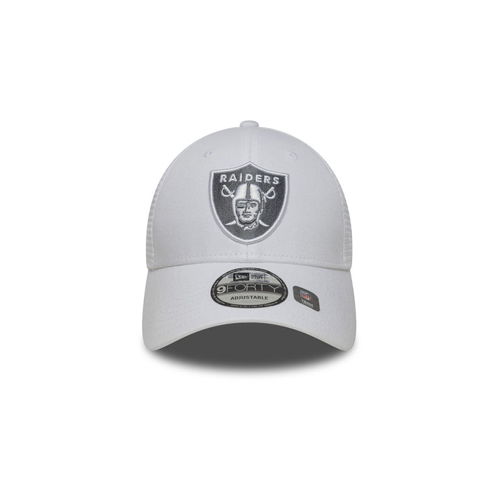 New Era หมวกรุ่น LAS VEGAS RAIDERS OPTIC WHITE 9FORTY TRUCKER CAP