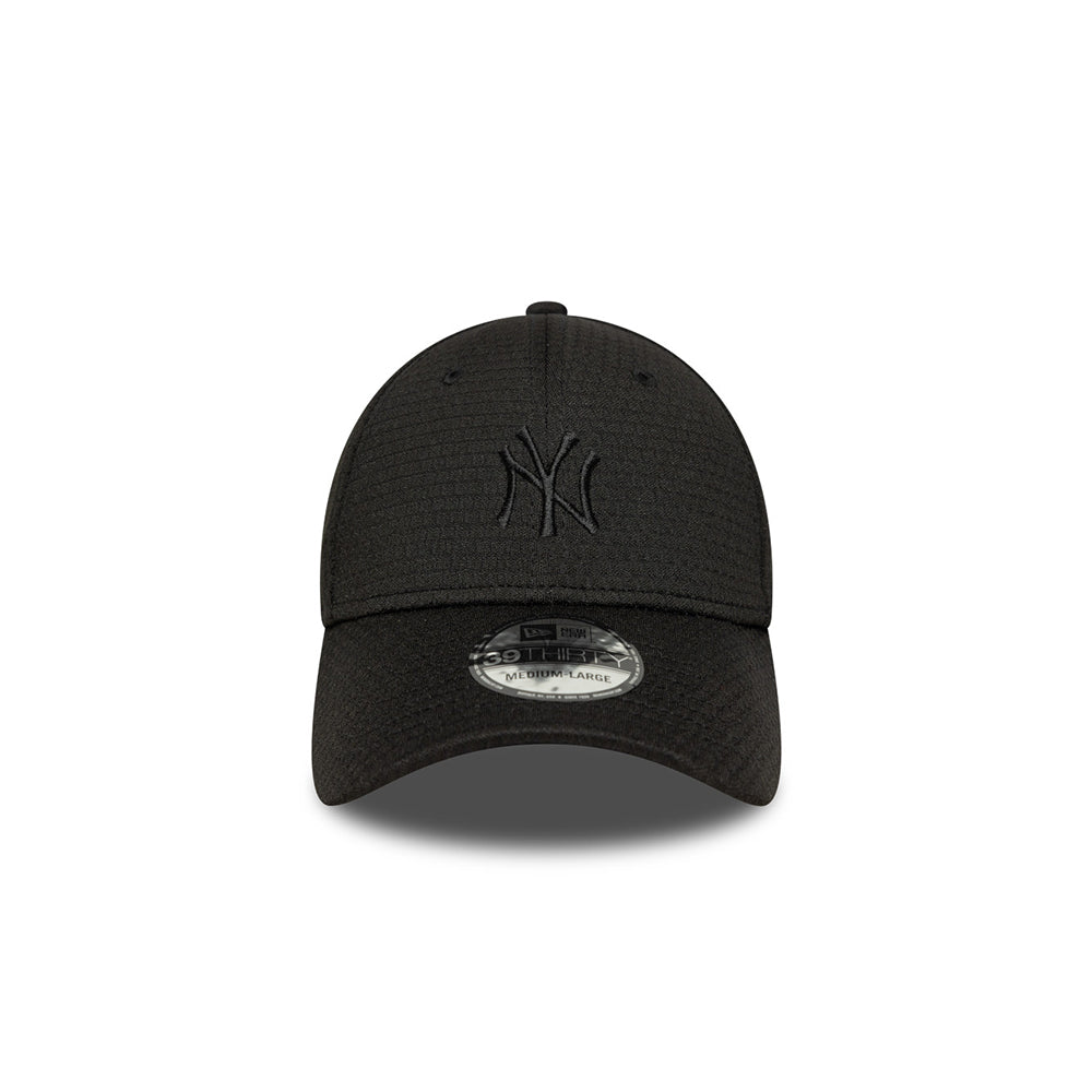 New Era หมวกรุ่น NEW YORK YANKEES STRETCH MESH BLACK 39THIRTY CAP
