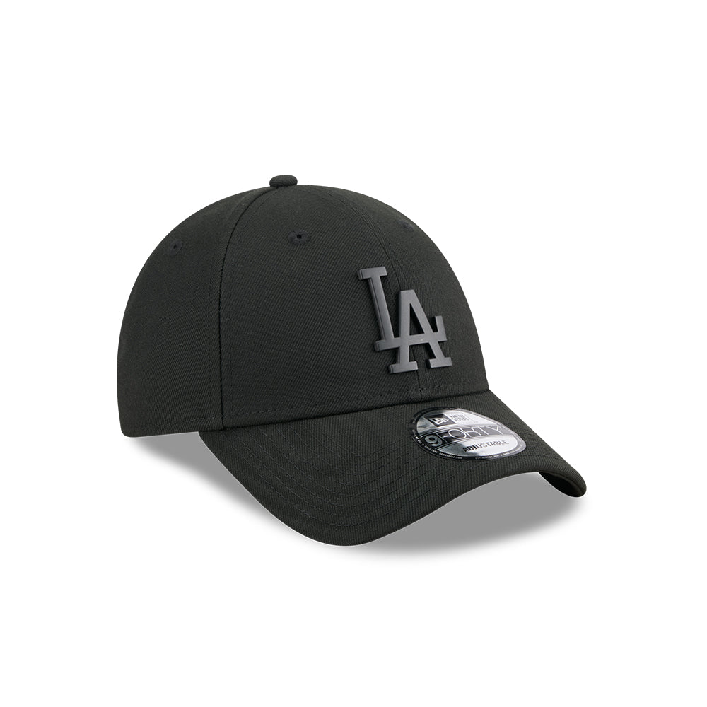 New Era หมวกรุ่น LOS ANGELES DODGERS METAL BADGE BLACK 9FORTY CAP