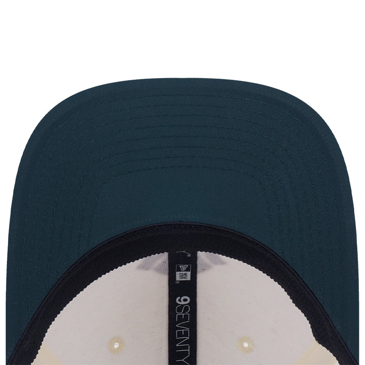 New Era หมวกรุ่น NEW YORK YANKEES 9SEVENTY COLLECTION CHROME WHITE AND DARK GREEN 9SEVENTY STRETCH SNAP CAP