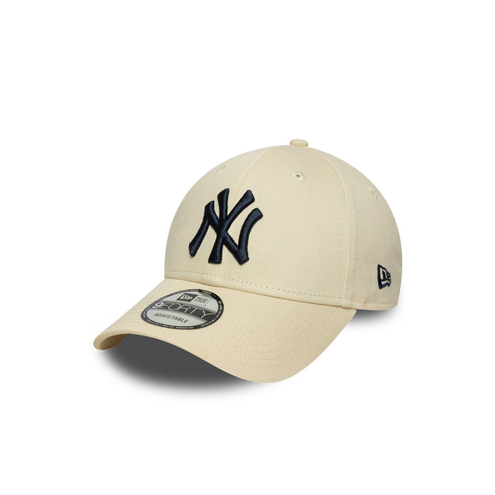 New Era หมวกรุ่น NEW YORK YANKEES SIDE PATCH LIGHT CREAM 9FORTY CAP
