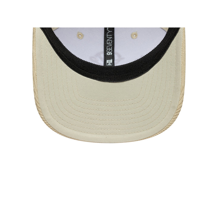 New Era หมวกรุ่น HAAS FORMULA 1 EMEA MOTORSPORT LIGHT BEIGE 9SEVENTY STRETCH SNAP CAP