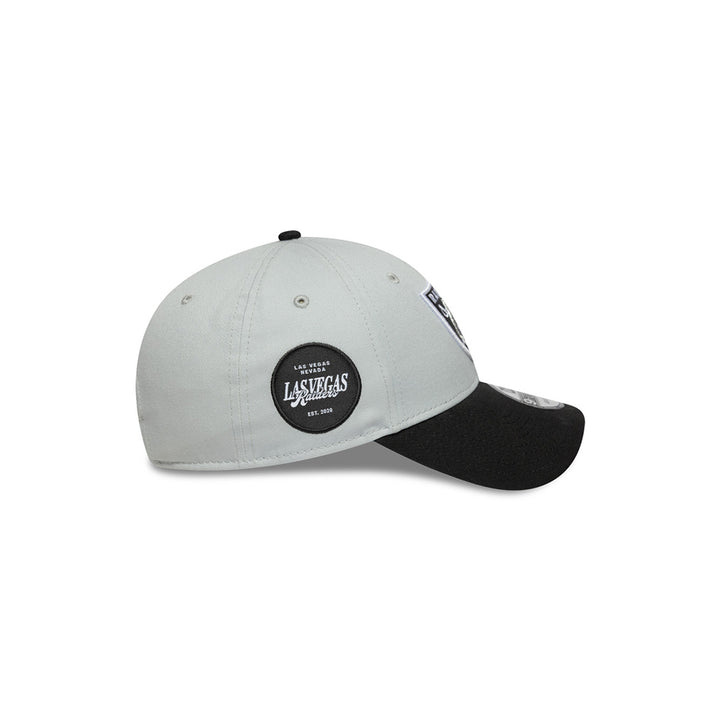 New Era หมวกรุ่น LAS VEGAS RAIDERS SIDE PATCH 2-TONE BLACK VISOR SNOW GRAY 9FORTY CAP
