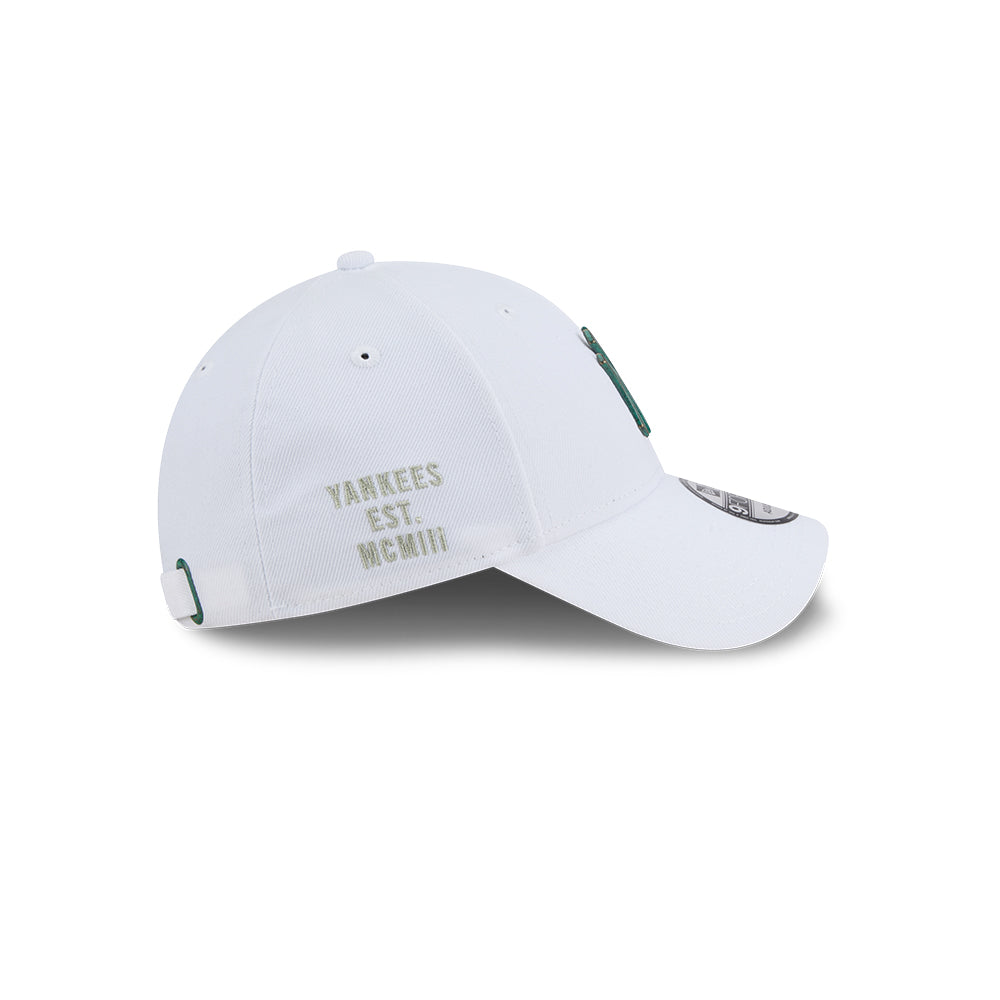 New Era หมวกรุ่น NEW YORK YANKEES METAL BADGE BRONZE GREEN PACK WHITE 9FORTY CAP