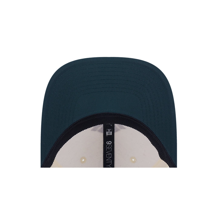 New Era หมวกรุ่น NEW YORK YANKEES 9SEVENTY COLLECTION CHROME WHITE AND DARK GREEN 9SEVENTY STRETCH SNAP CAP