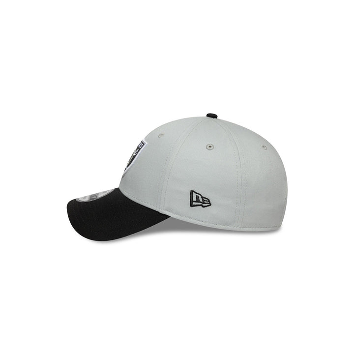 New Era หมวกรุ่น LAS VEGAS RAIDERS SIDE PATCH 2-TONE BLACK VISOR SNOW GRAY 9FORTY CAP