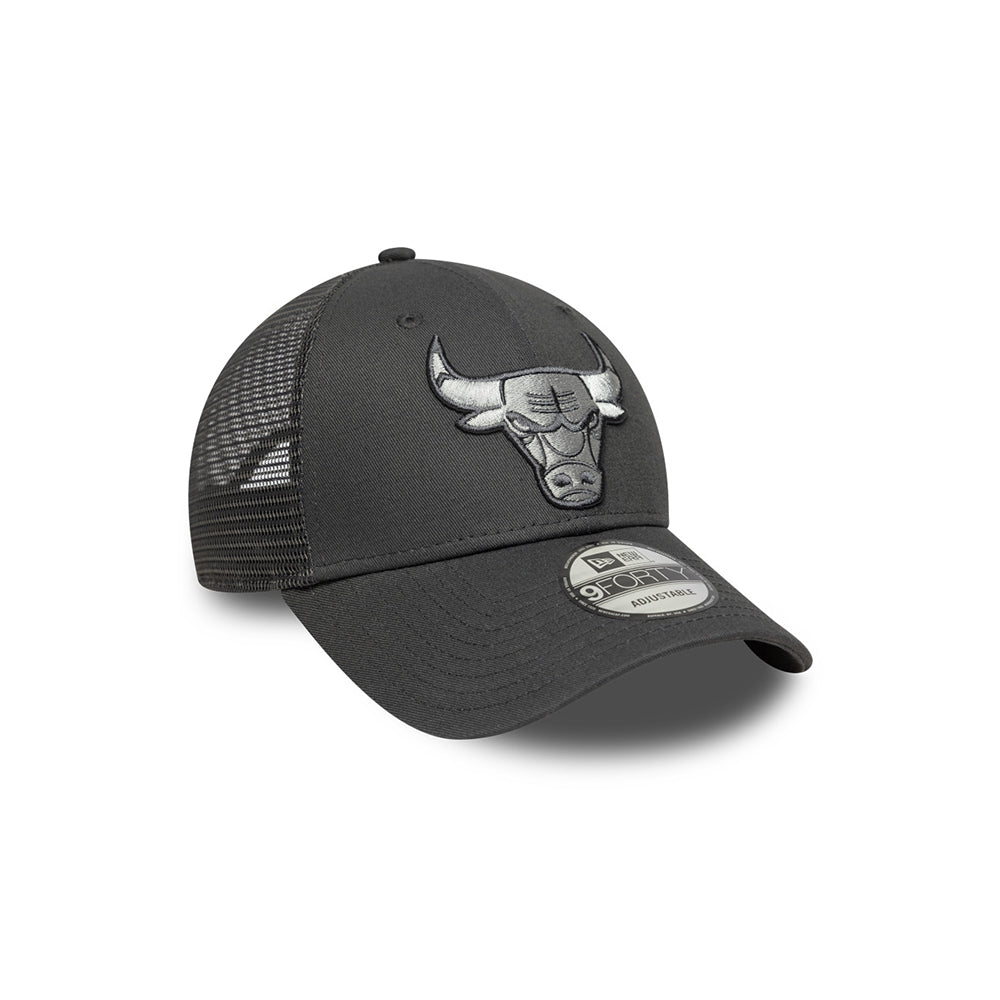New Era หมวกรุ่น CHICAGO BULLS GRAPHITE 9FORTY TRUCKER CAP
