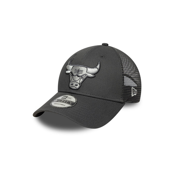 New Era หมวกรุ่น CHICAGO BULLS GRAPHITE 9FORTY TRUCKER CAP