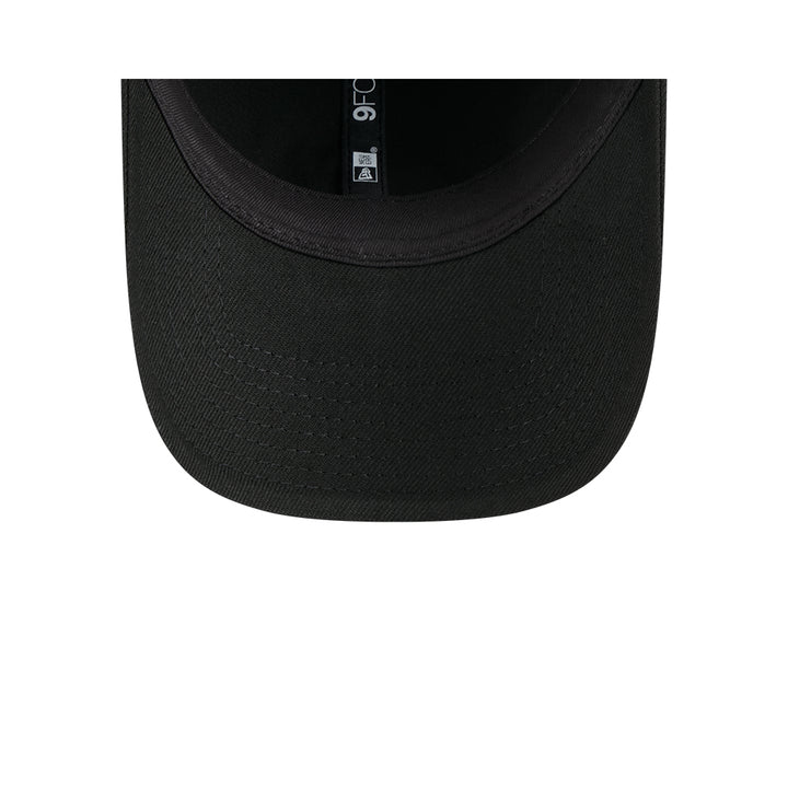 New Era หมวกรุ่น NEW YORK YANKEES METAL BADGE BLACK 9FORTY CAP