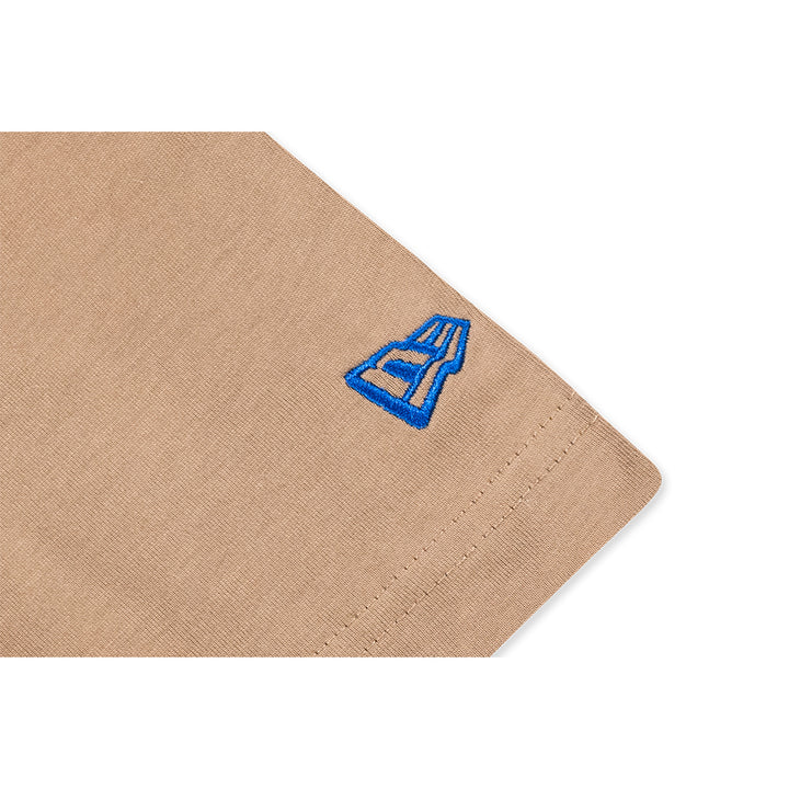 New Era เสื้อยืดแขนสั้นรุ่น LOS ANGELES DODGERS ESSENTIAL KHAKI SHORT SLEEVE TEE