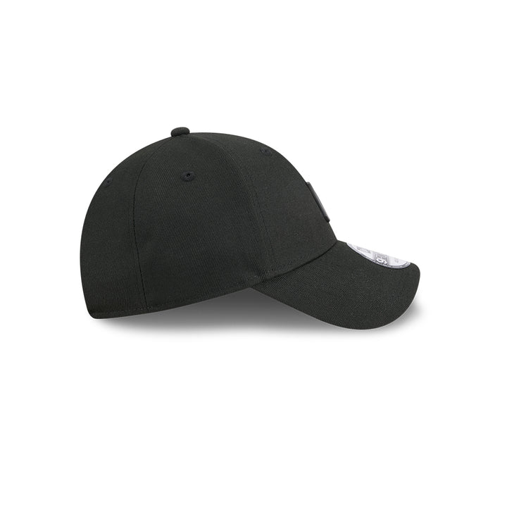 New Era หมวกรุ่น NEW YORK YANKEES METAL BADGE BLACK 9FORTY CAP