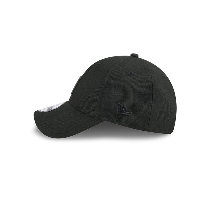 New Era หมวกรุ่น NEW YORK YANKEES METAL BADGE BLACK 9FORTY CAP