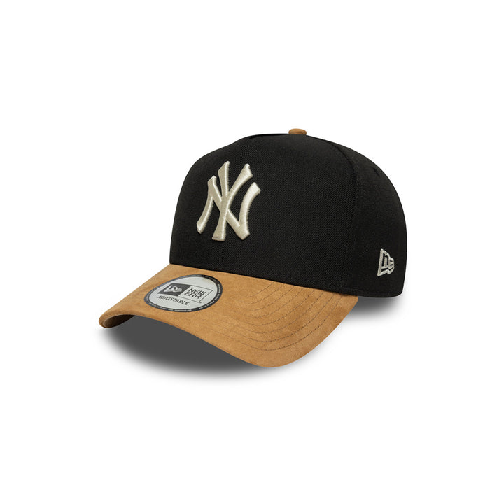 New Era หมวกรุ่น NEW YORK YANKEES SUEDE VISOR EFRAME BLACK 9FORTY E-FRAME CAP