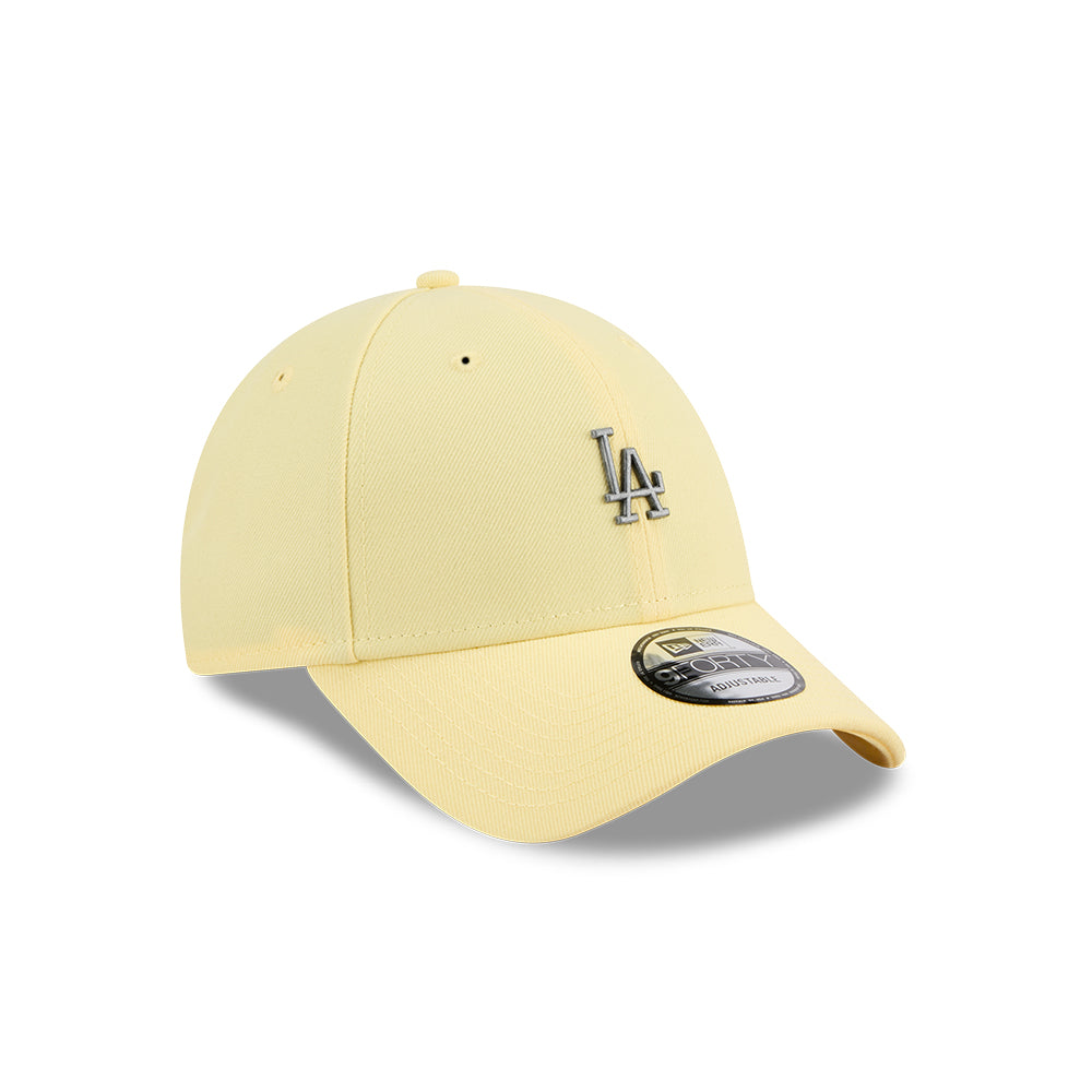New Era หมวกรุ่น LOS ANGELES DODGERS METAL BADGE BABY YELLOW 9FORTY CAP