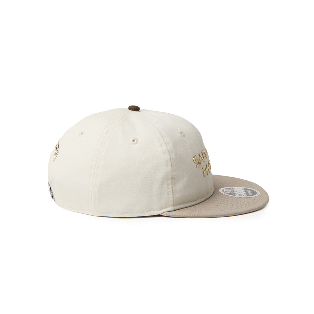 New Era หมวกรุ่น New Era X Hajime Sorayama San Diego Padres 2-Tone Pebble Visor Ivory Rc 9Fifty Cap