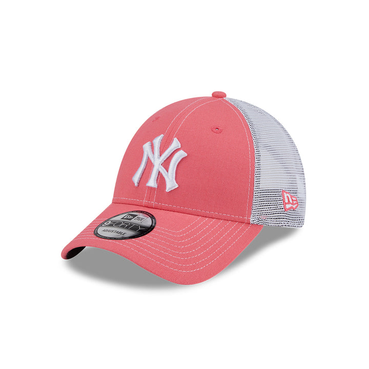 New Era หมวกรุ่น NEW YORK YANKEES RESORT BLUSH 9FORTY TRUCKER CAP