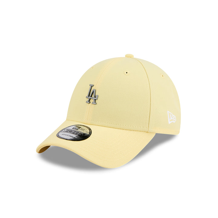 New Era หมวกรุ่น LOS ANGELES DODGERS METAL BADGE BABY YELLOW 9FORTY CAP