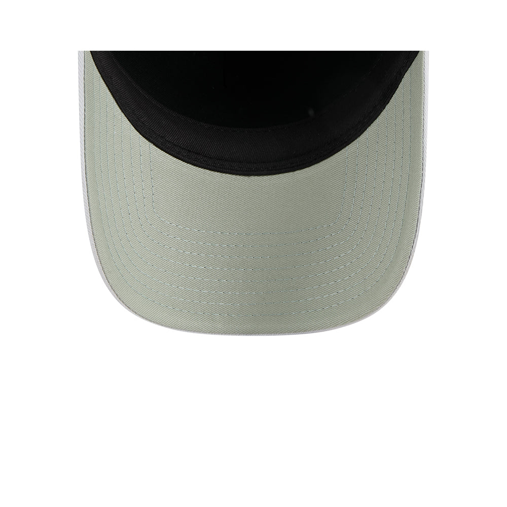 New Era หมวกรุ่น NEW YORK YANKEES METAL BADGE BRONZE GREEN PACK SILVER SNOW 9FORTY AF CAP