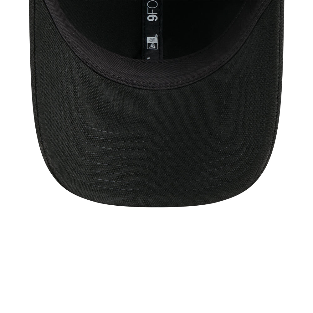 New Era หมวกรุ่น LOS ANGELES DODGERS METAL BADGE BLACK 9FORTY CAP