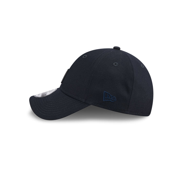 New Era หมวกรุ่น NEW YORK YANKEES METAL BADGE NAVY 9FORTY CAP