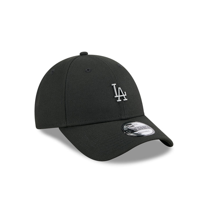 New Era หมวกรุ่น LOS ANGELES DODGERS METAL BADGE BLACK 9FORTY CAP