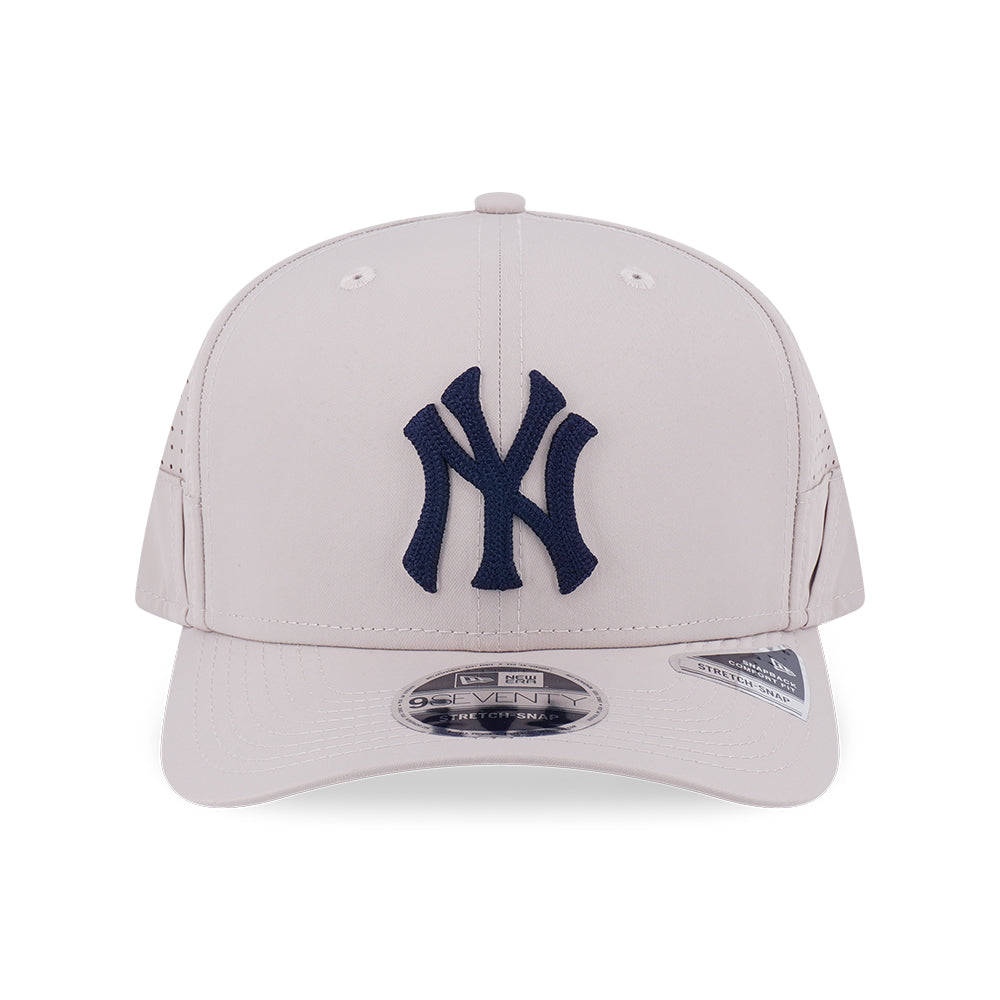 New Era หมวกรุ่น NEW YORK YANKEES 9SEVENTY COLLECTION STONE 9SEVENTY STRETCH SNAP CAP
