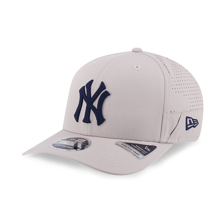 New Era หมวกรุ่น NEW YORK YANKEES 9SEVENTY COLLECTION STONE 9SEVENTY STRETCH SNAP CAP