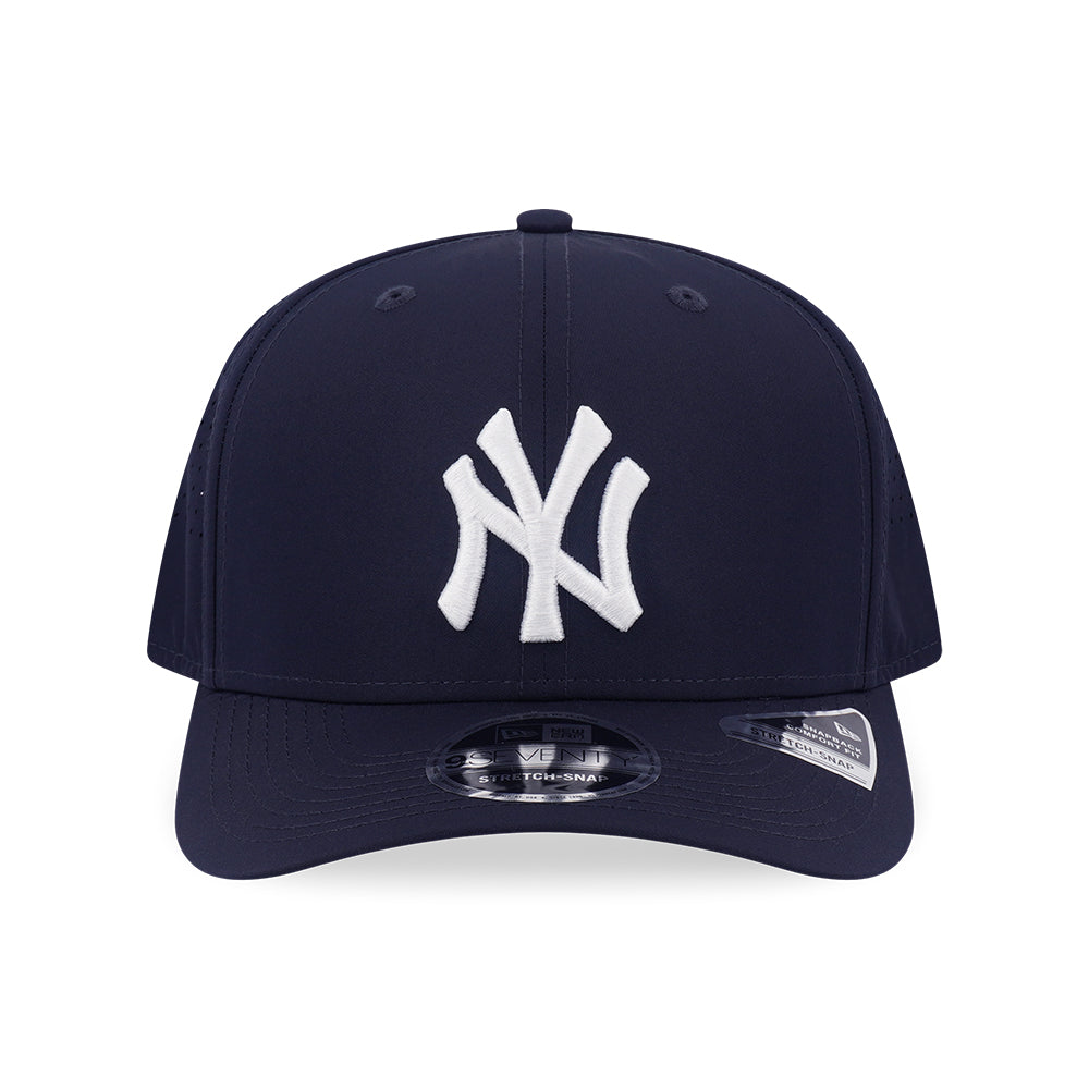 New Era หมวกรุ่น NEW YORK YANKEES 9SEVENTY COLLECTION NAVY 9SEVENTY STRETCH SNAP CAP