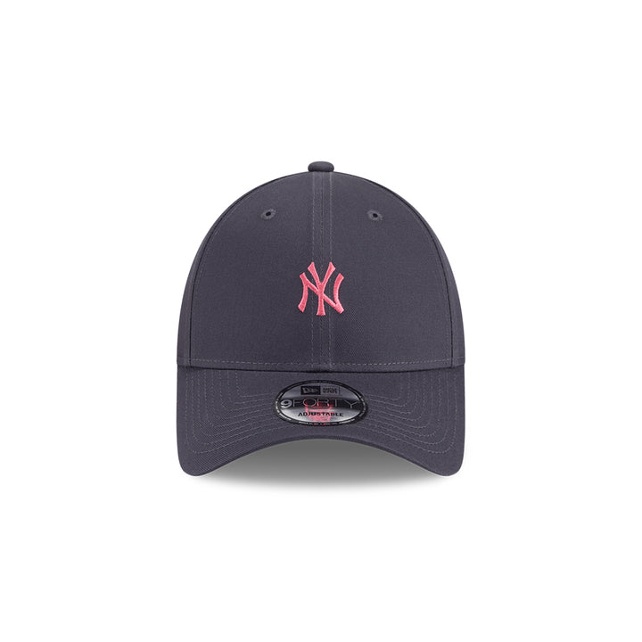 New Era หมวกรุ่น NEW YORK YANKEES COLOR ERA MINI LOGO GRAPHITE 9FORTY CAP