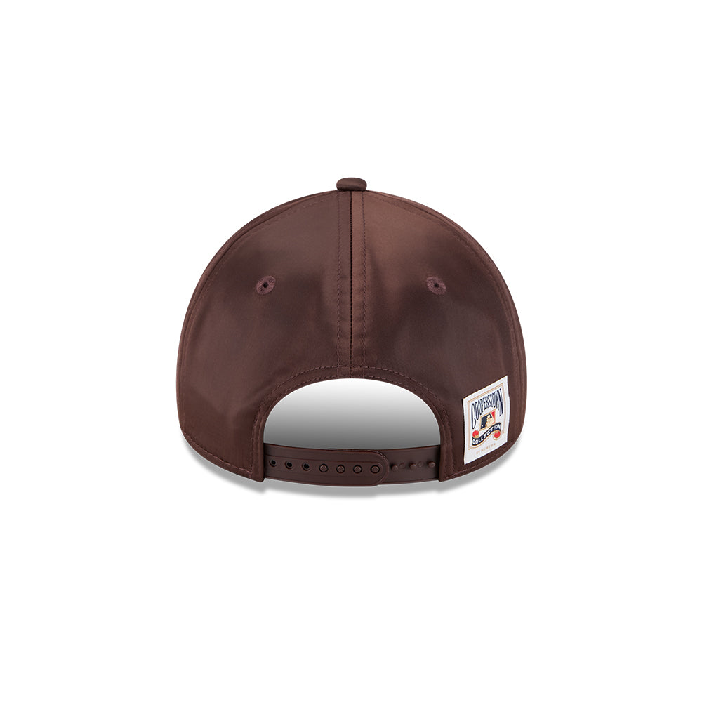 New Era หมวกรุ่น SAN DIEGO PADRES CO SATIN COOPERSTOWN BROWN 9FORTY A-FRAME CAP