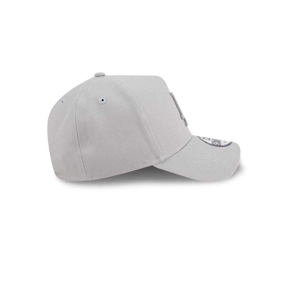 New Era หมวกรุ่น LOS ANGELES DODGERS METAL BADGE GRAY 9FORTY AF CAP