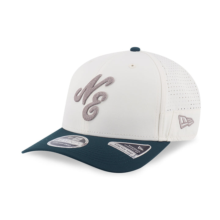 New Era หมวกรุ่น NEW ERA 9SEVENTY COLLECTION CHROME WHITE AND DARK GREEN 9SEVENTY STRETCH SNAP CAP